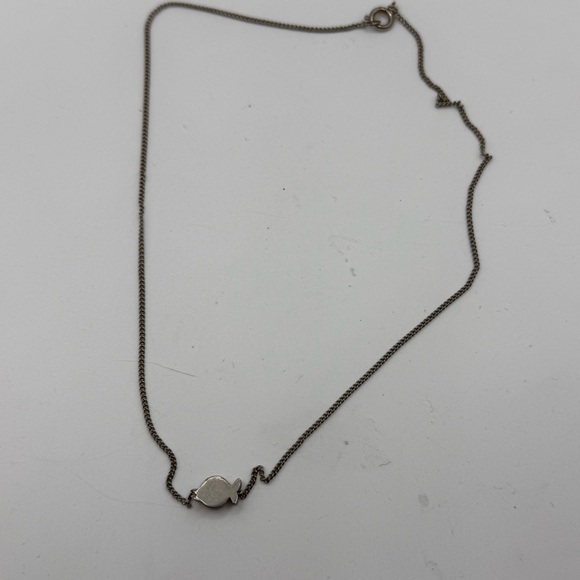 Vintage Jewelry - Vintage Silvertone Fish Pendant Necklace short beach vacation summer